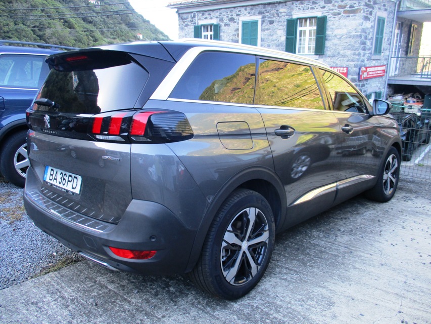 Peugeot 5008 7LUG