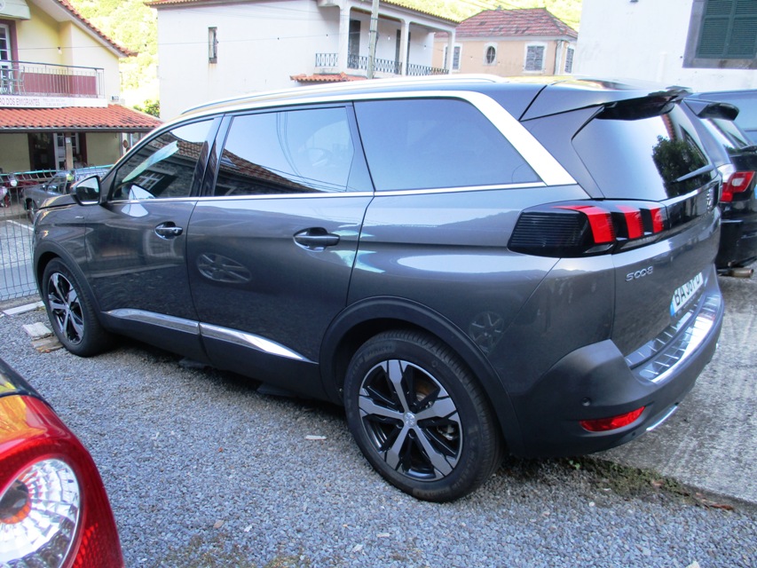Peugeot 5008 7LUG