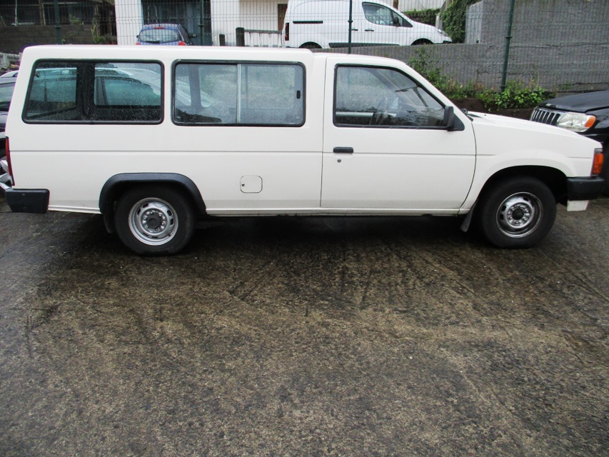 Nissan PICK UP